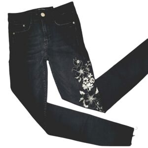 NWT Zara Women's 2 Floral Embroidered Black Trafaluc Denimwear Flexible Jeans